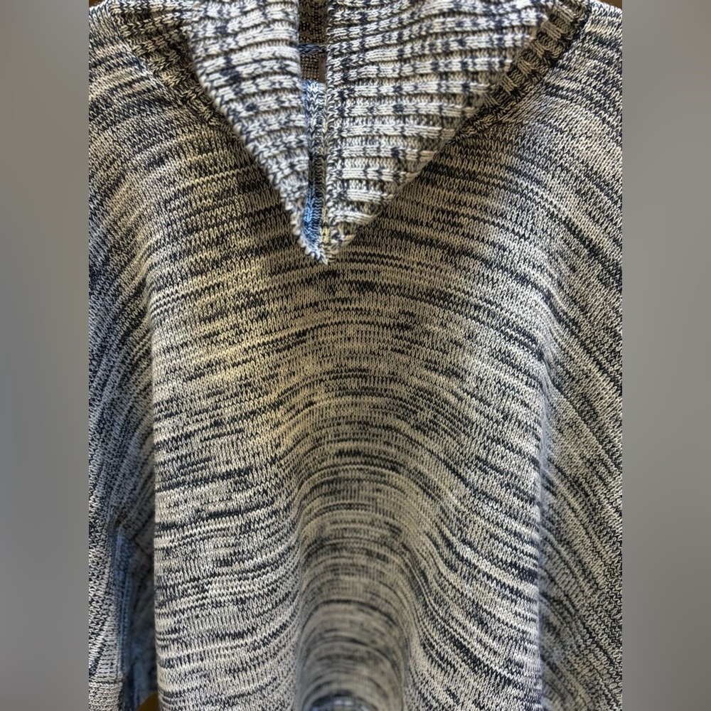 5/$25 Cowl Neck Poncho sweater by CHICOS in L/XL! navy blue and white 💙💙 cozy - Picture 5 of 5